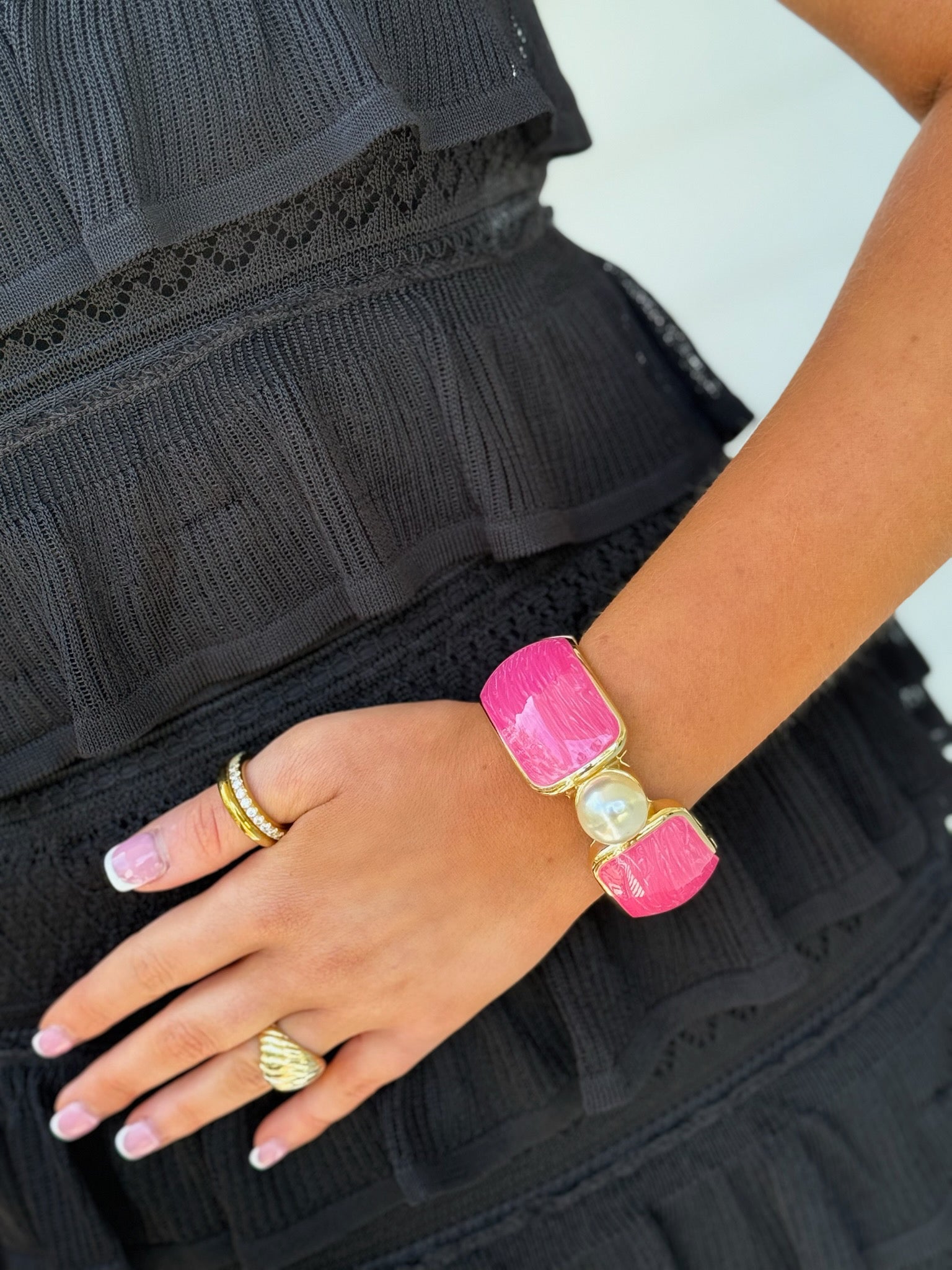 Ellabell Single Pearl Bangle - Pink