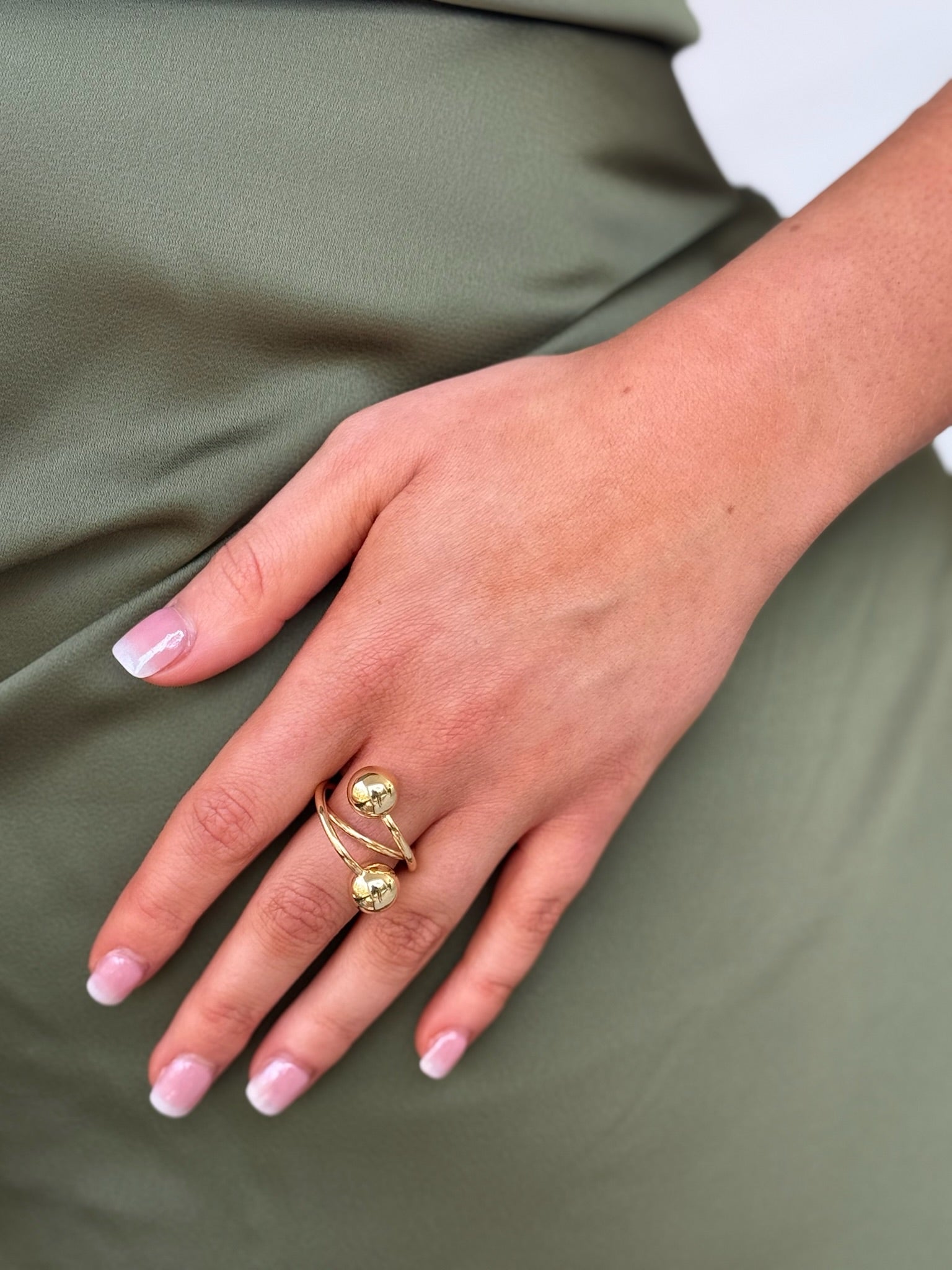 Reign Swirl Ball Ring